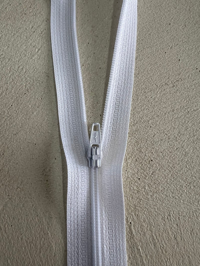 Zip - White - 37cm